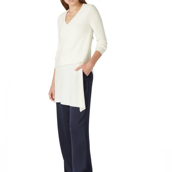 Derek Lam Collective Asymmetrical White V-Neck Sweater Sz-XSmall - Picture 2 of 6